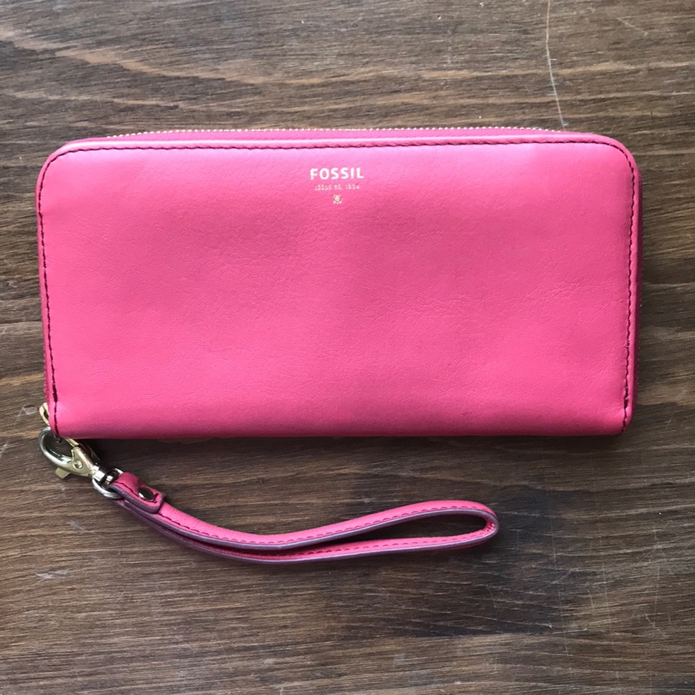 Pink Fossil Wristlet Wallet